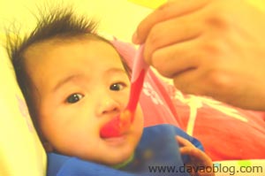 When can I feed my baby with solid foods?