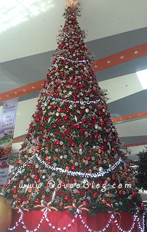 SM Lanang Premier Lego Christmas Decoration