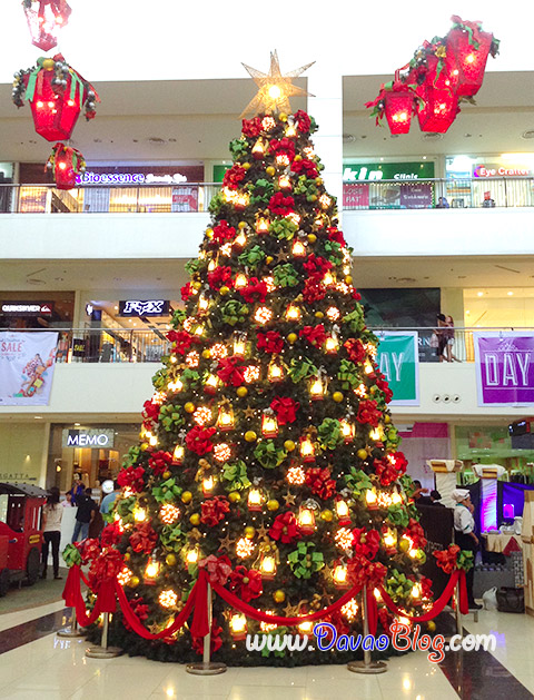 Beautiful Christmas Tree in Davao City 2015