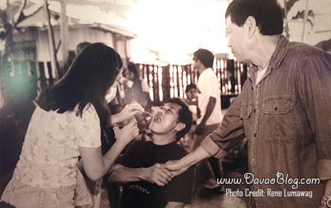 Handshake-President-Rodrigo-Rody-Duterte-Photographic-Exhibition-2